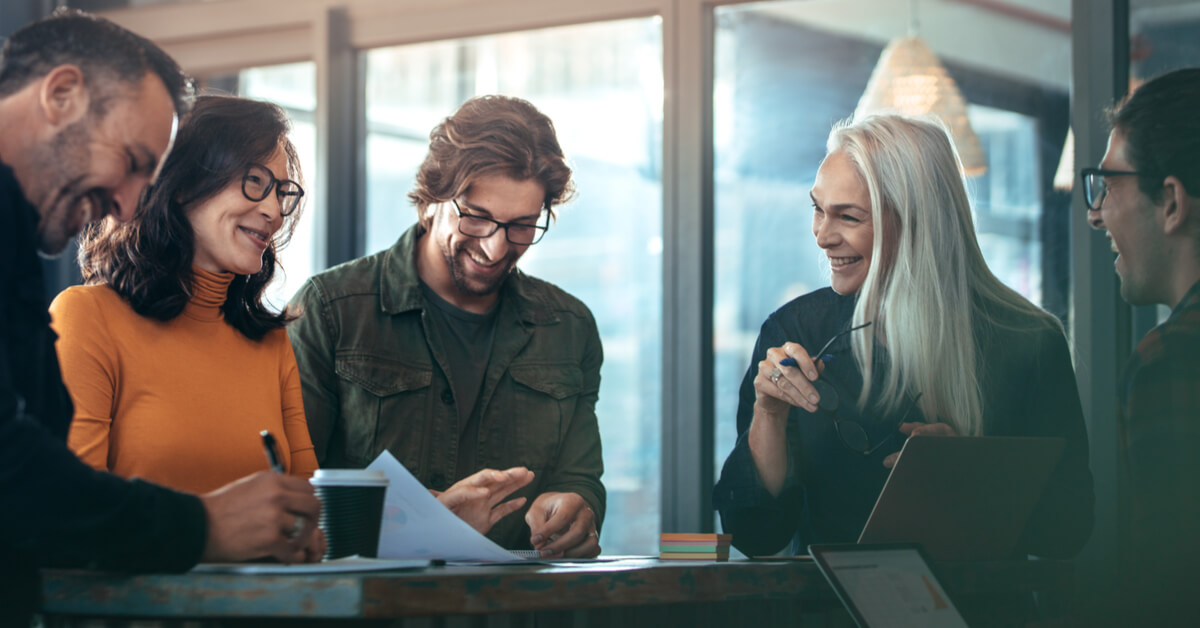 colleagues-having-group-discussion