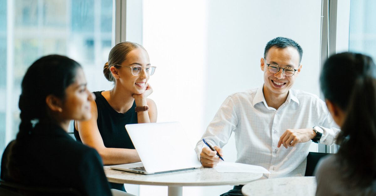 coworkers-in-meeting